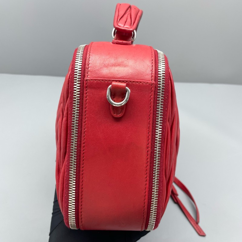 miumiu繆繆皺褶相機單肩包紅色-4