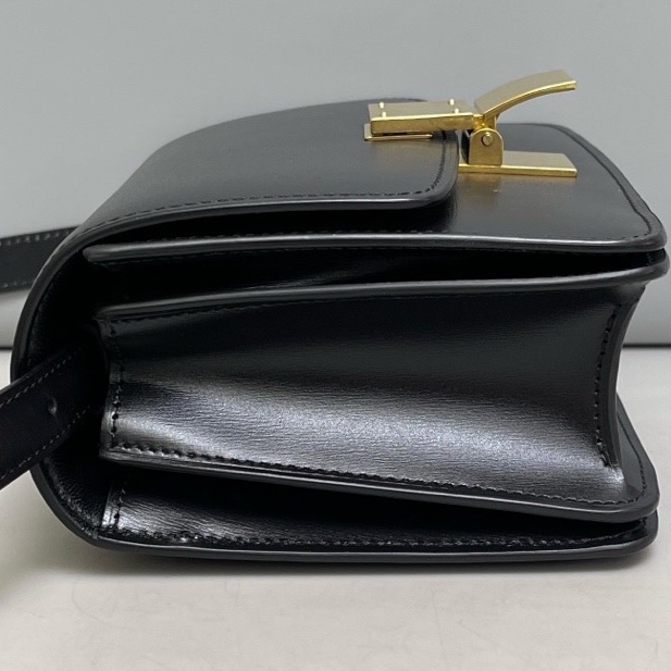 Celine賽琳 Classic Box小號黑金全皮豆腐包尺寸17×14 附件塵袋-3