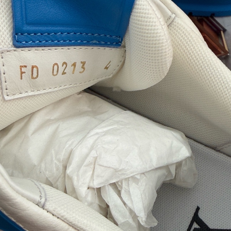 閒置新lv trainer草間彌生藍色波點限量絕版 38碼-3