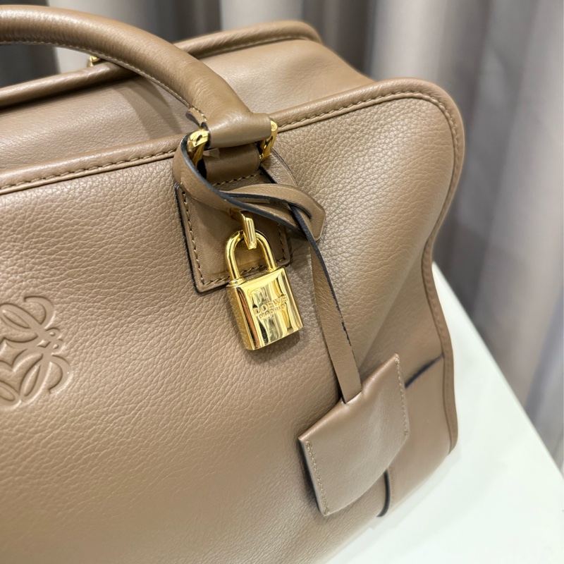 Loewe羅威 經典Amazona28 柔軟粒面小牛皮手提包-5