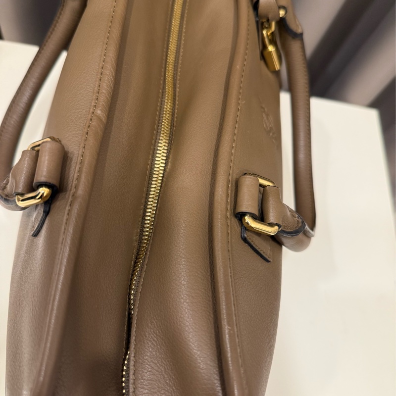 Loewe羅威 經典Amazona28 柔軟粒面小牛皮手提包-6