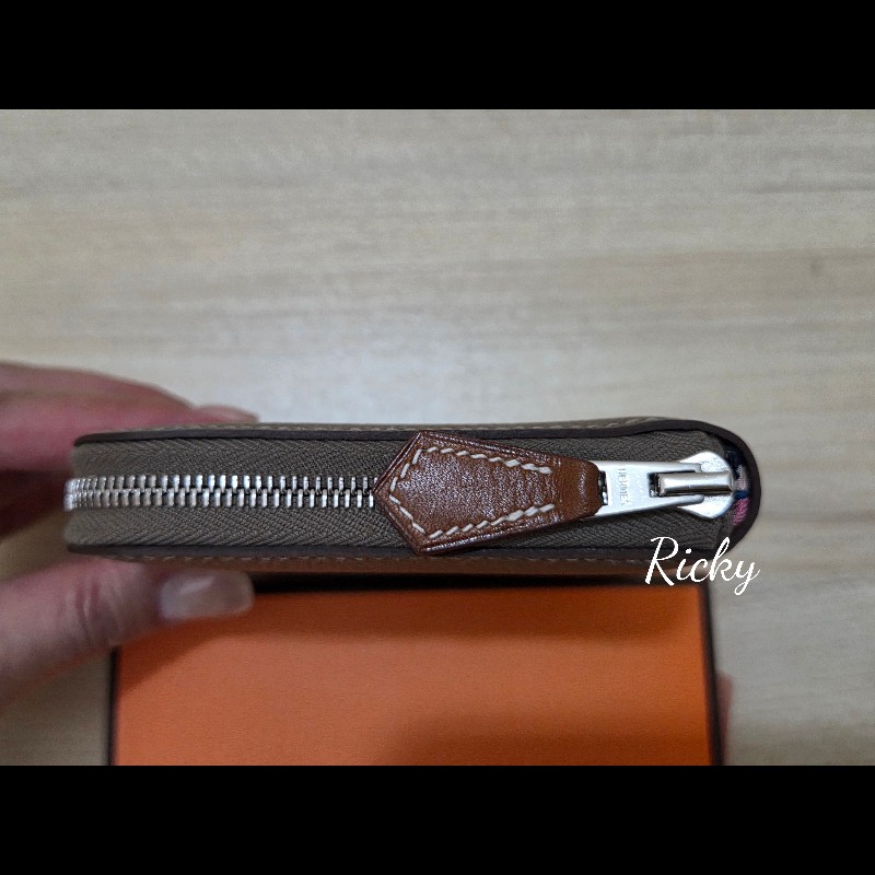 全新全配 Hermes 愛馬仕 大象灰 絲巾短夾-3