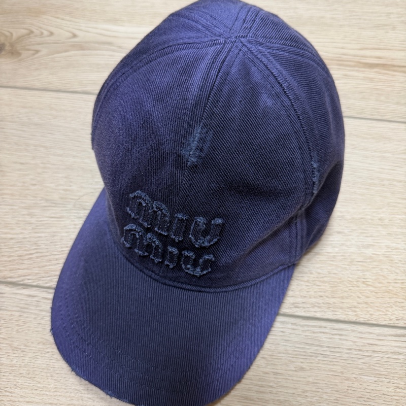 Miumiu棒球帽 褪色刷舊風 深紫色-1