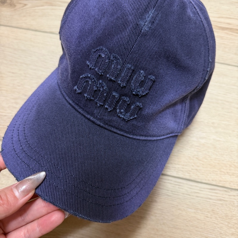 Miumiu棒球帽 褪色刷舊風 深紫色-2