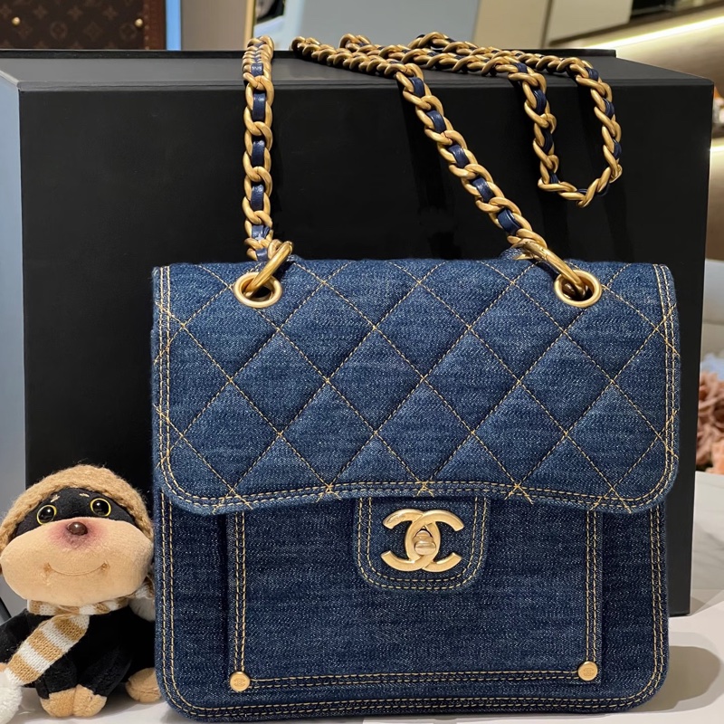 Chanel • 23s牛仔丹寧粗鏈條金釦郵差包 全新全配台灣購證✔️-0