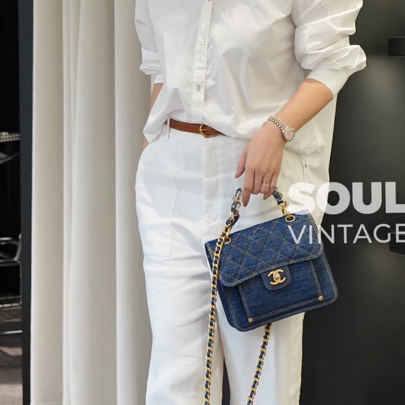 Chanel • 23s牛仔丹寧粗鏈條金釦郵差包 全新全配台灣購證✔️-3