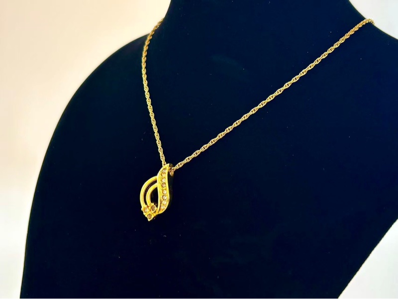 【95新 ✨ 全網最低價！】 Dior中古德標鏤空亮鑽吊墜(下單前先詢問庫存❗️❗️）-1