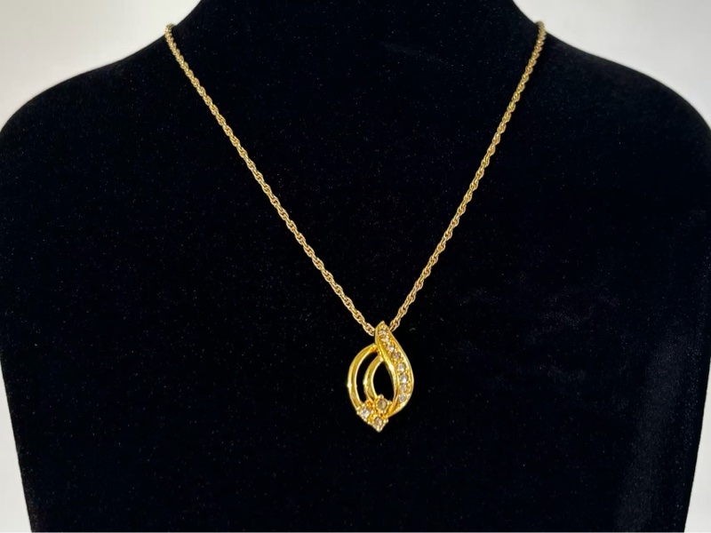 【95新 ✨ 全網最低價！】 Dior中古德標鏤空亮鑽吊墜(下單前先詢問庫存❗️❗️）-3