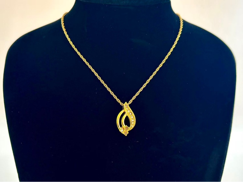 【95新 ✨ 全網最低價！】 Dior中古德標鏤空亮鑽吊墜(下單前先詢問庫存❗️❗️）-4