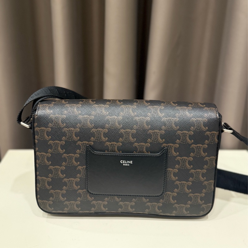 Celine 經典Triomphe帆布小牛皮翻蓋斜背郵差包-1