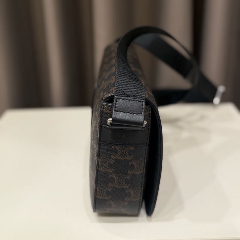 Celine 經典Triomphe帆布小牛皮翻蓋斜背郵差包-3