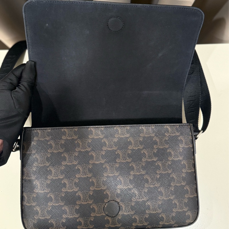 Celine 經典Triomphe帆布小牛皮翻蓋斜背郵差包-5