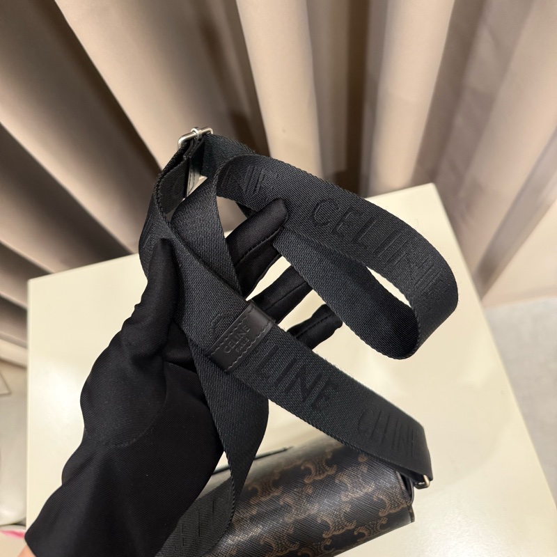 Celine 經典Triomphe帆布小牛皮翻蓋斜背郵差包-8