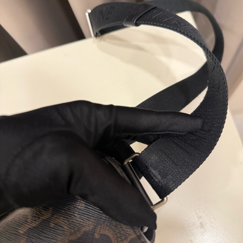 Celine 經典Triomphe帆布小牛皮翻蓋斜背郵差包-9