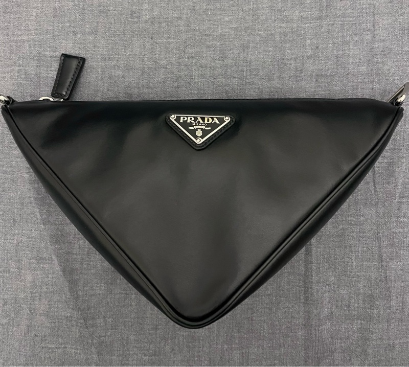 Prada 三角斜背包-0