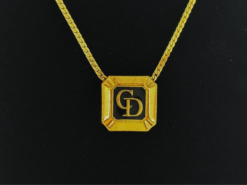 【97新 ✨ 全網最低價！】中古Dior CD 方形黑色琺瑯 金色項鍊(下單前先詢問庫存❗️❗️）-1