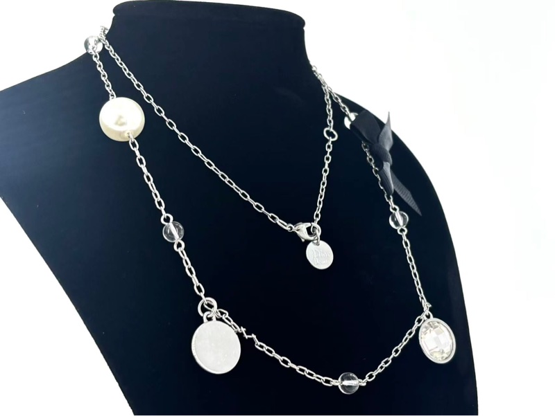 【97新 ✨ 全網最低價！】 Dior 黑銀鑲鑽珍珠吊墜蝴蝶結CD毛衣鏈(下單前先詢問庫存❗️❗️）-4