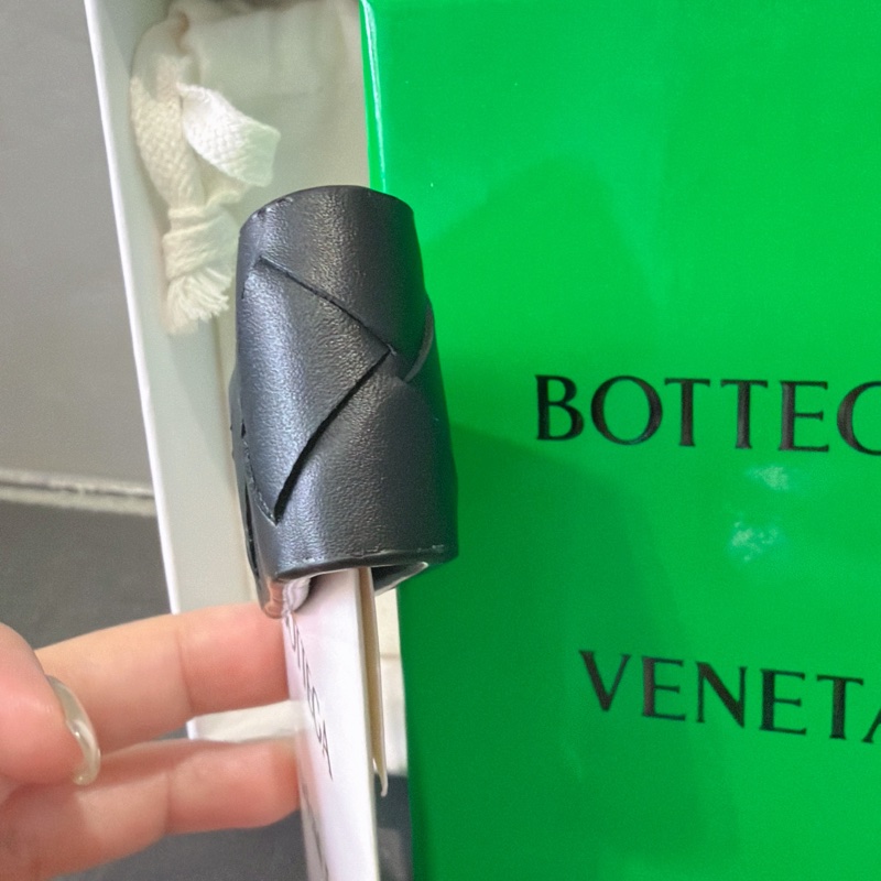 BV 全新-皮革鈔票錢夾💴 最難搶的甜價配件-5