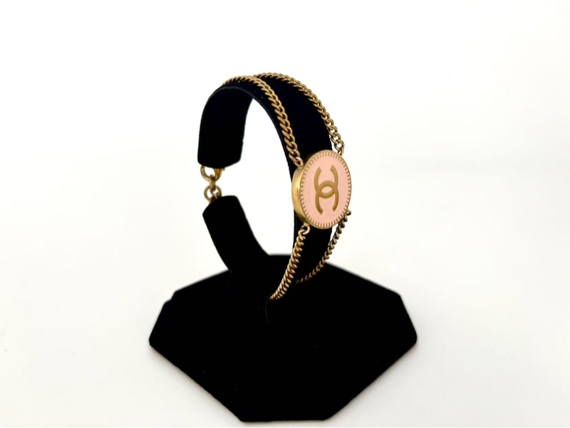 【97新 ✨ 全網最低價！】chanel 粉色 圓形琺瑯 手鏈(下單前先詢問庫存❗️❗️）-3