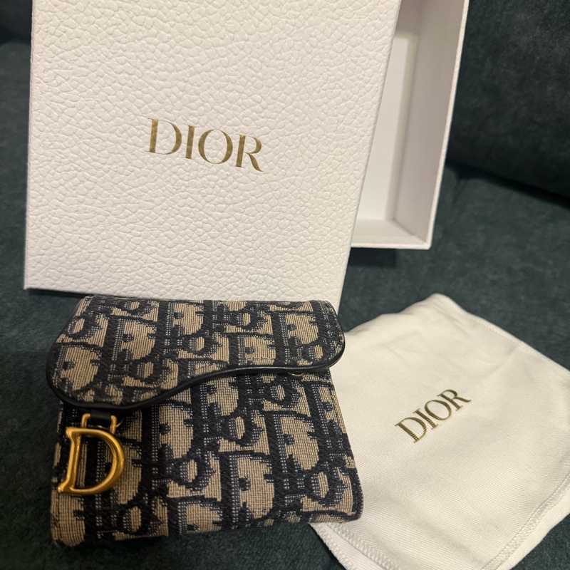 Dior帆布金扣錢包-2