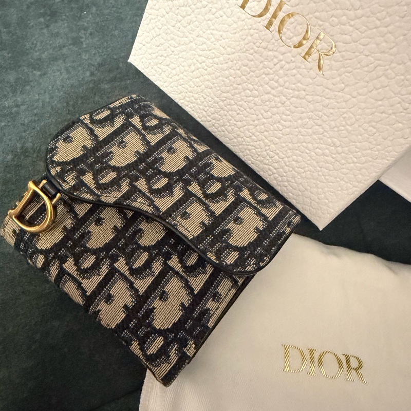 Dior帆布金扣錢包-3