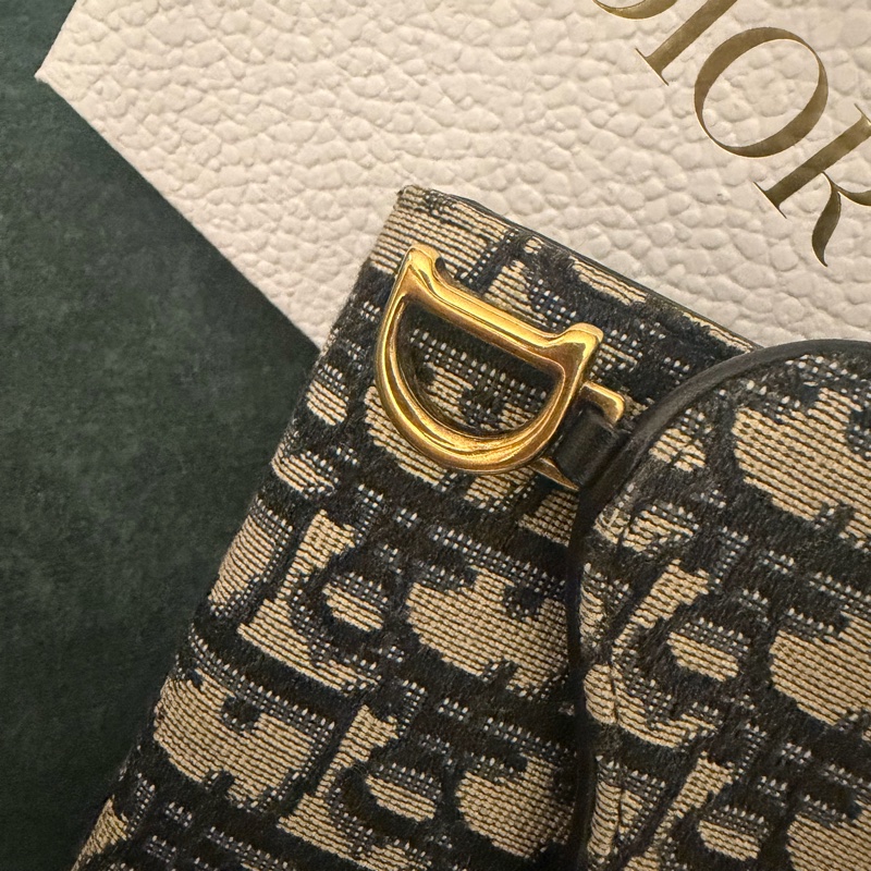 Dior帆布金扣錢包-4