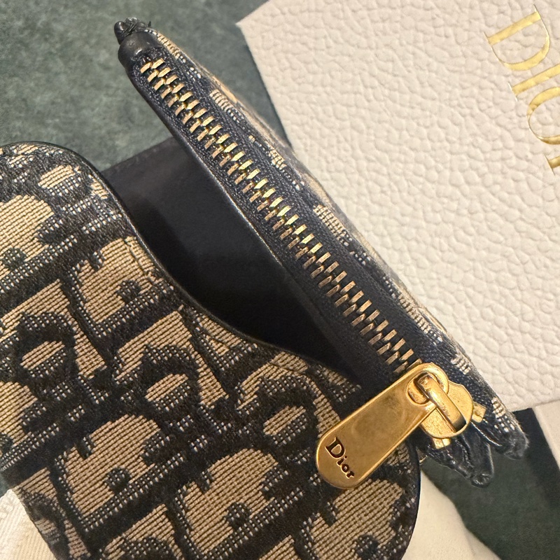 Dior帆布金扣錢包-6