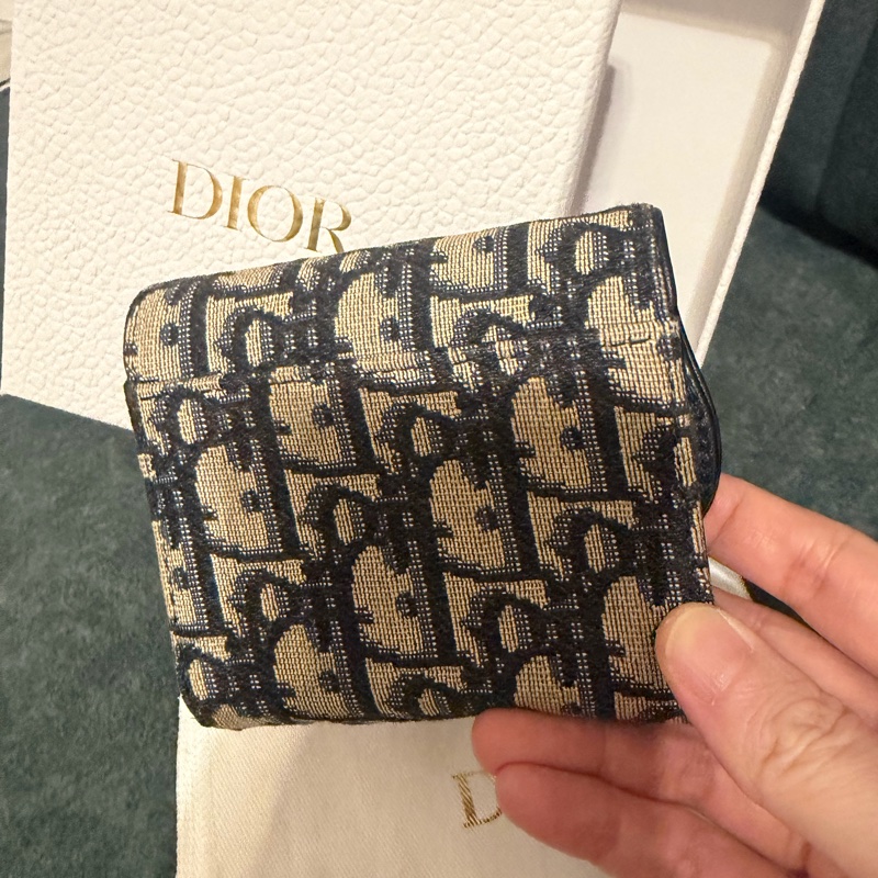 Dior帆布金扣錢包-10