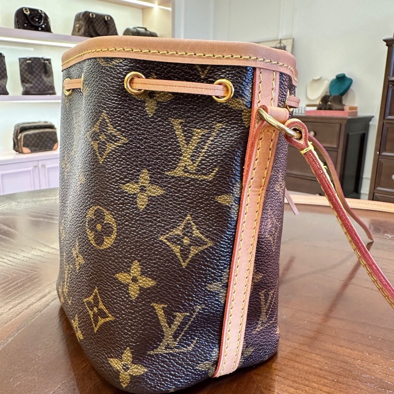 Louis Vuitton • 經典老花Nano Noel小水桶包-8