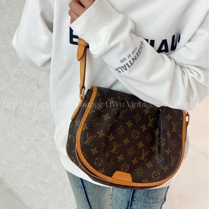 Louis Vuitton • 經典老花Menilmontant褶皺南瓜郵差包 大號-1