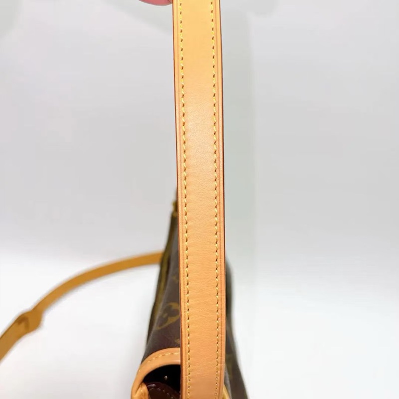 Louis Vuitton • 經典老花Menilmontant褶皺南瓜郵差包 大號-8