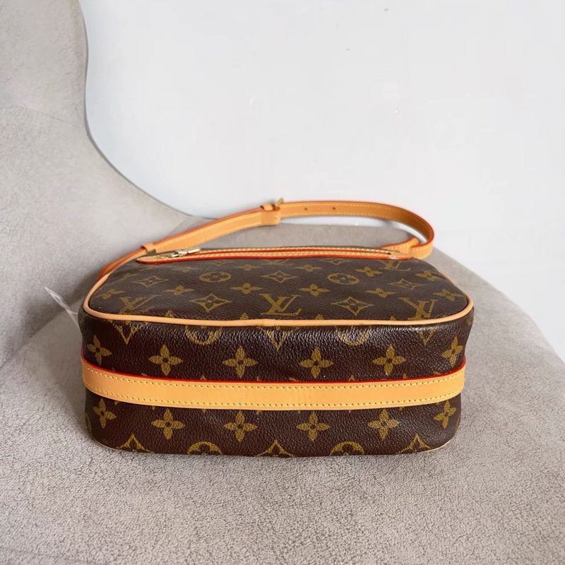 Louis Vuitton • 經典老花開口笑雙子星郵差包-10