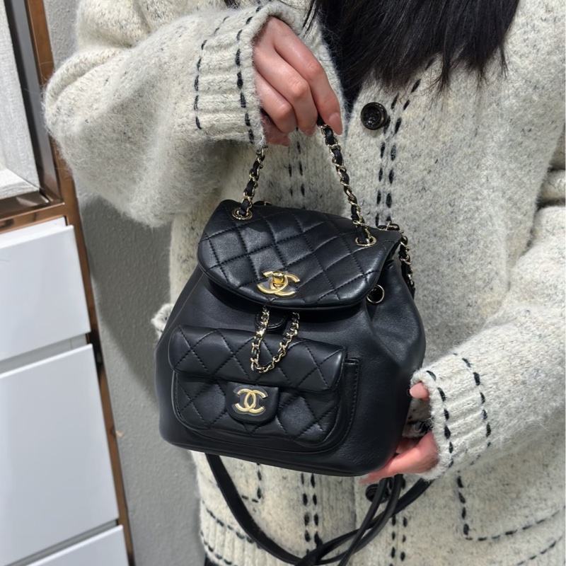 99🆕全配🈶購證😍絕美斷貨款❤️‍🔥Chanel香奈兒黑金小號duma鏈條後背包小書包雙肩包-0