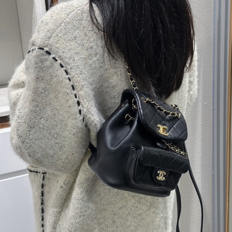 99🆕全配🈶購證😍絕美斷貨款❤️‍🔥Chanel香奈兒黑金小號duma鏈條後背包小書包雙肩包-1