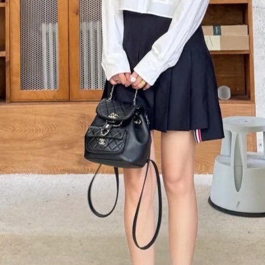 99🆕全配🈶購證😍絕美斷貨款❤️‍🔥Chanel香奈兒黑金小號duma鏈條後背包小書包雙肩包-7