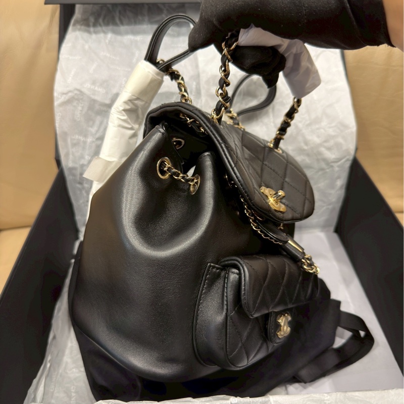 99🆕全配🈶購證😍絕美斷貨款❤️‍🔥Chanel香奈兒黑金小號duma鏈條後背包小書包雙肩包-10