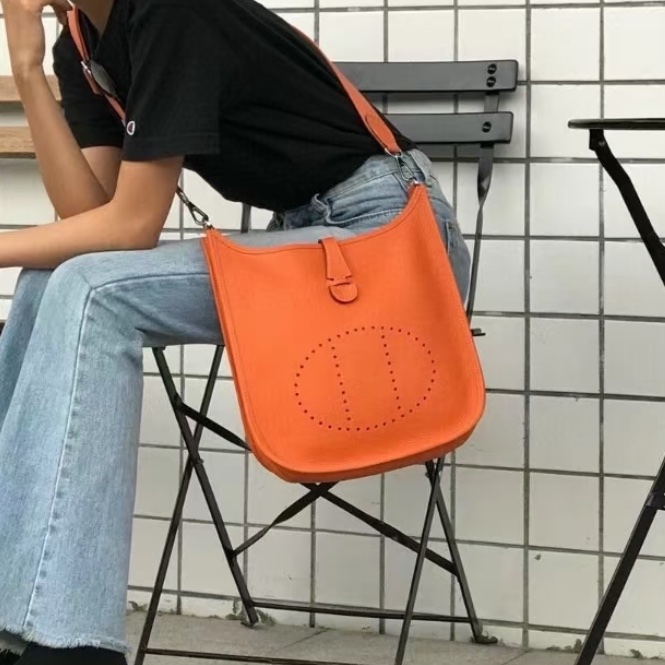 日常實用款💯Hermes愛馬仕火焰橙銀扣evelyne伊芙琳29單肩斜挎包-1