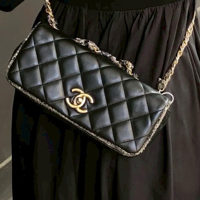 超限量稀有款😍✨Chanel香奈兒黑金牛皮金幣毛呢鏈條滾邊法棍包腋下包單肩斜挎包-1