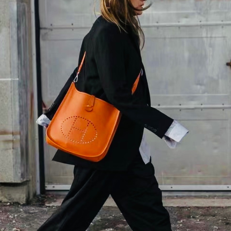 HERMES愛馬仕Evelyne伊芙琳29火焰橙銀扣單肩斜挎包👜-2