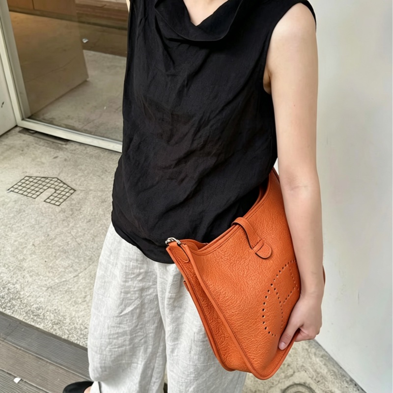 HERMES愛馬仕Evelyne伊芙琳29火焰橙銀扣單肩斜挎包👜-3