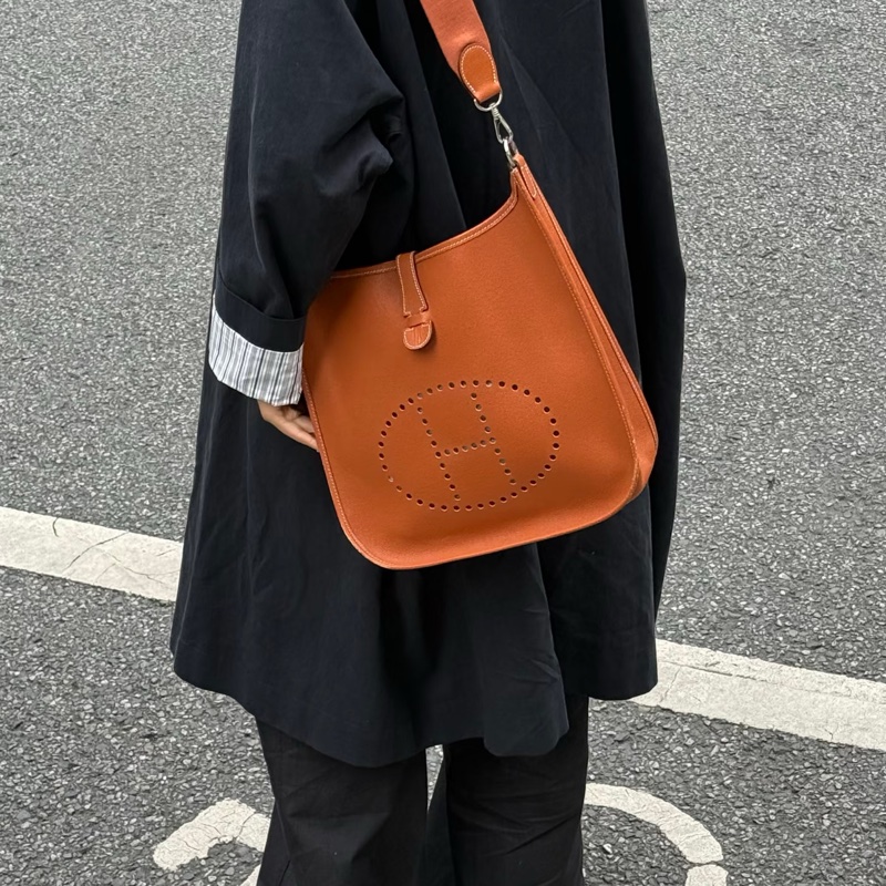HERMES愛馬仕Evelyne伊芙琳29火焰橙銀扣單肩斜挎包👜-27