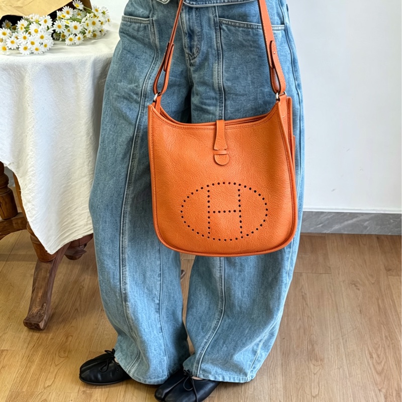 HERMES愛馬仕Evelyne伊芙琳29火焰橙銀扣單肩斜挎包👜-29