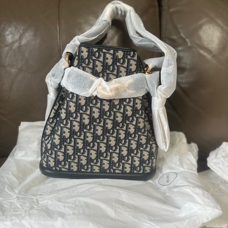 Dior Oblique C'est Dior經典老花中號水桶包-0