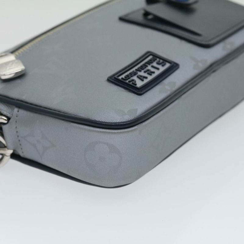 【日本直送】路易威登 Monogram Satellite Alpha 手拿包 銀色 M44171 LV 正品 29977SAV-14