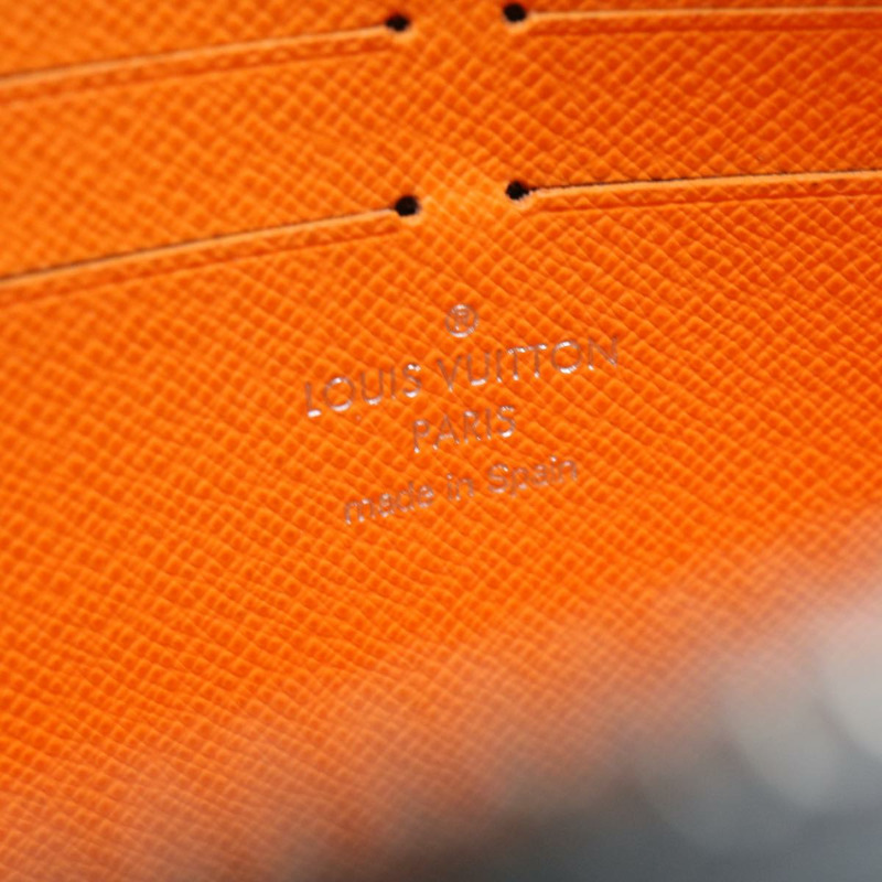 【日本直送】路易威登 Monogram Satellite 手拿包 銀色 M44171 LV 正品 32349SAV-19