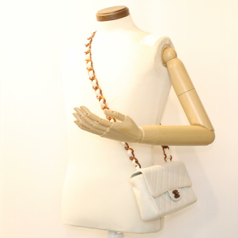 【日本直送】香奈兒 Matelasse 23 旋轉鎖扣單肩包，羊皮材質，棕色/白色，CC 標誌，正品編號 32160SAV-25