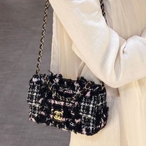 𝐁𝐋𝐀𝐂𝐊 𝐏𝐈𝐍𝐊限量款 Chanel 23K毛呢 cf 大mini 芯片款 黑粉撞色12*20*6cm  95新 配件塵袋