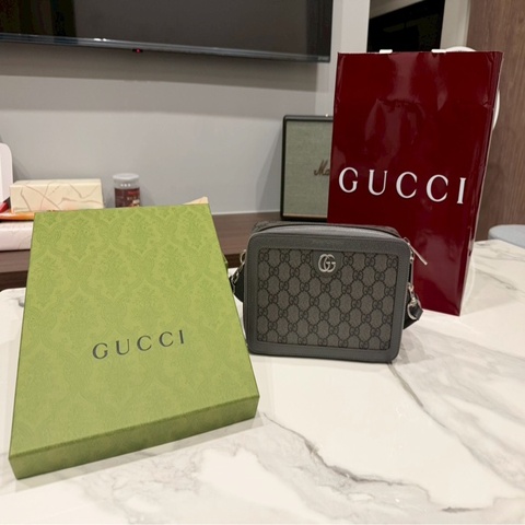 🌟9.5新 Gucci GG Supreme 相機包