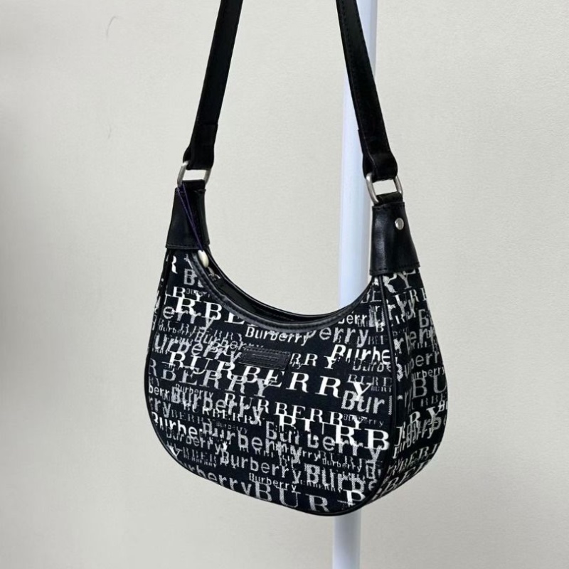 Burberry 帆布滿logo月牙腋下包 刺繡帆布23×8×22cm  95新 配件塵袋-7