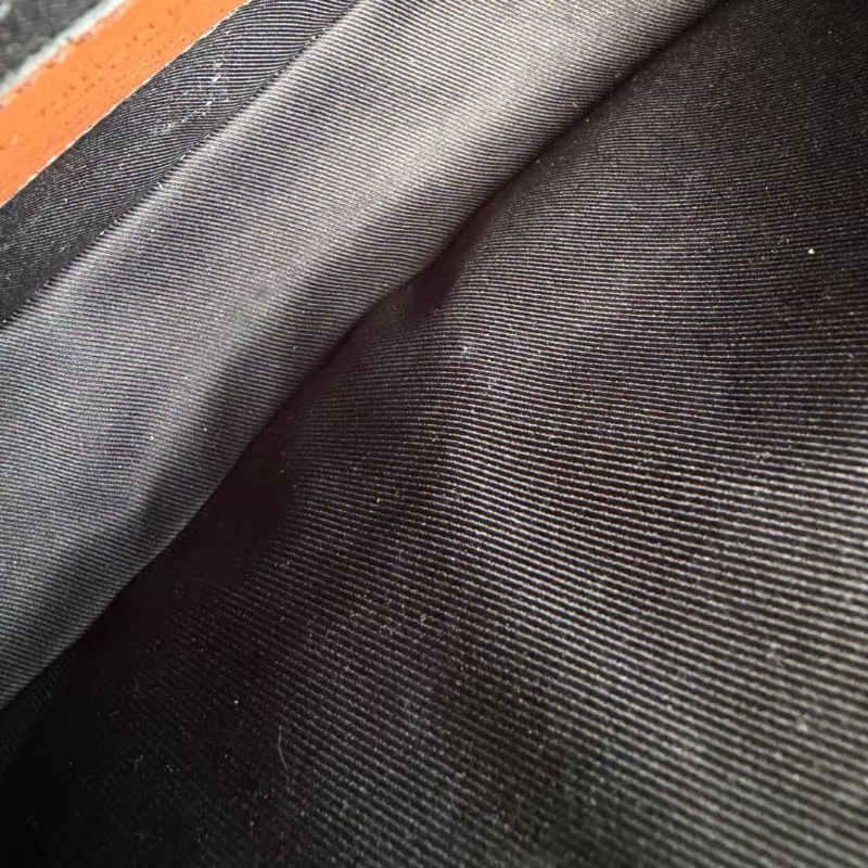 LV VolgaOnStrap限量款相機包 22.5*13*6 9新 配件盒子 塵袋 購證-4